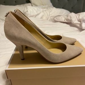 Michael Kors pump